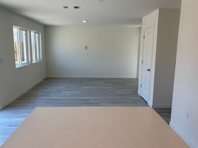 Building Photo - Brand new DR Horton Solar Smart Home