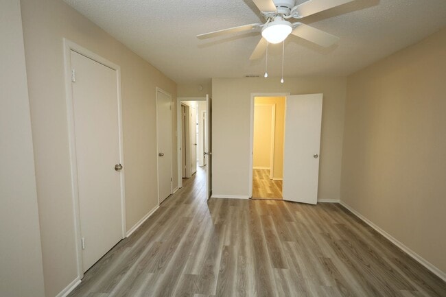 Building Photo - 2820 Kirkwood Cir