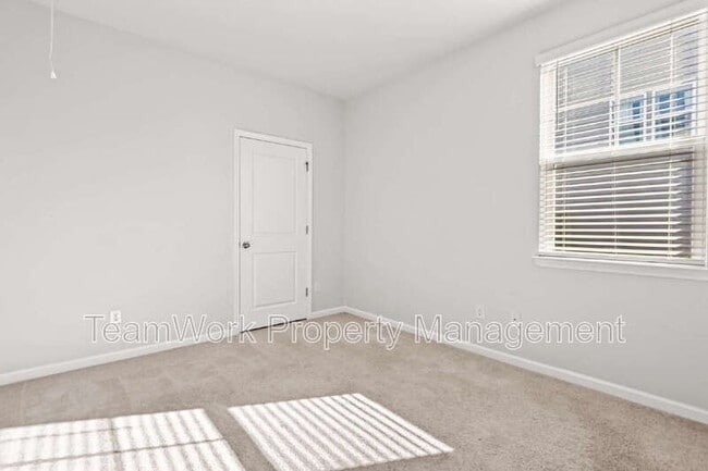 Building Photo - 214 Mercator Dr