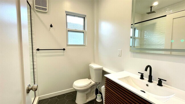 Building Photo - 318 Beach 69th St