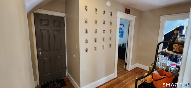 Building Photo - 352 Elm St