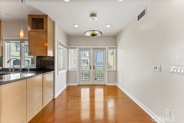 Building Photo - 1800 E Ocean Blvd