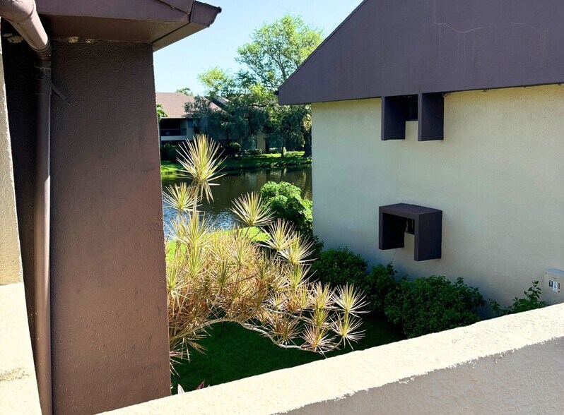 Building Photo - 880 S Village Dr N