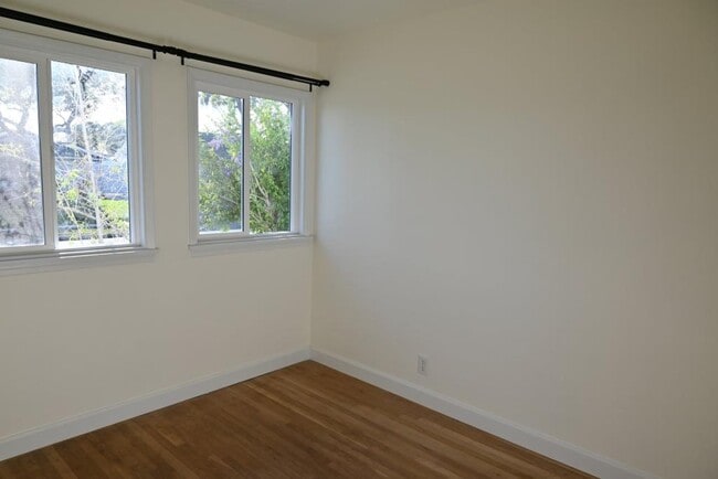 Building Photo - 14822 Fonthill Ave