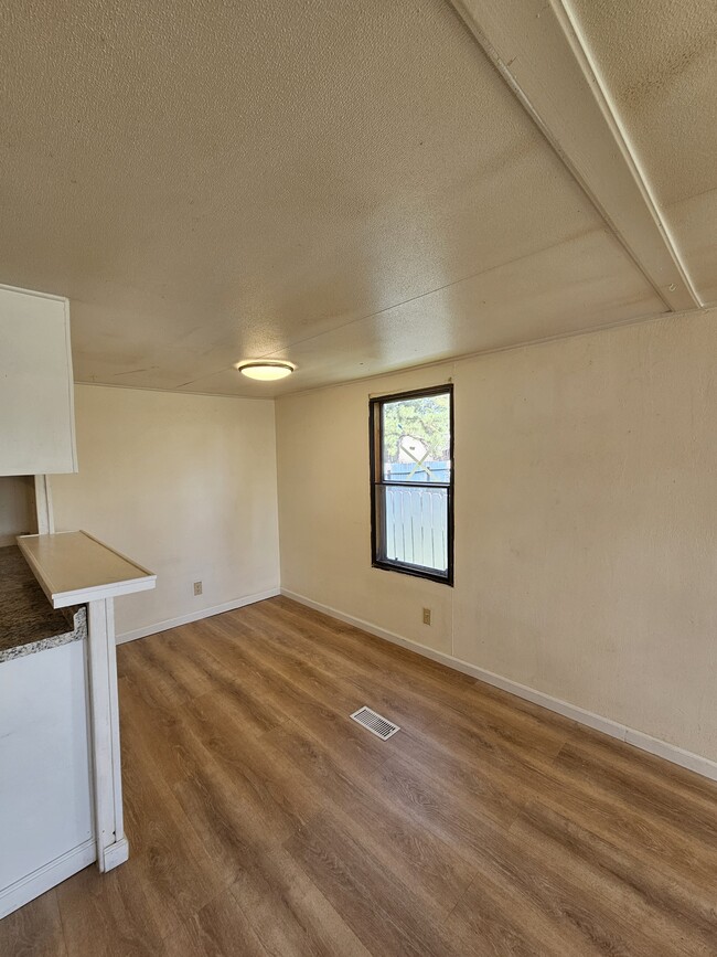 Building Photo - 89 Homestead Dr