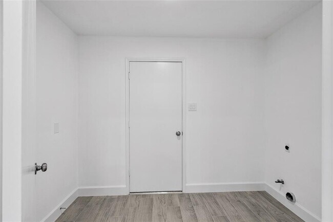 Building Photo - 1814 Hanbury Ct