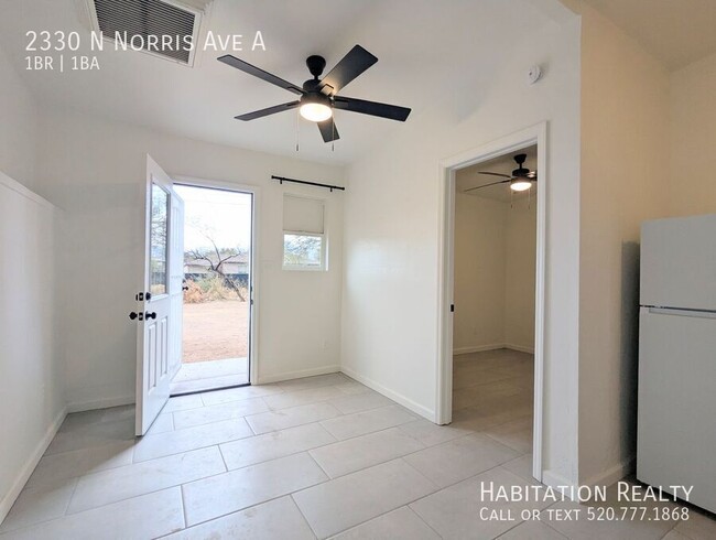 Building Photo - Remodeled Designer Touches! 1Bed/1Bath, ne...