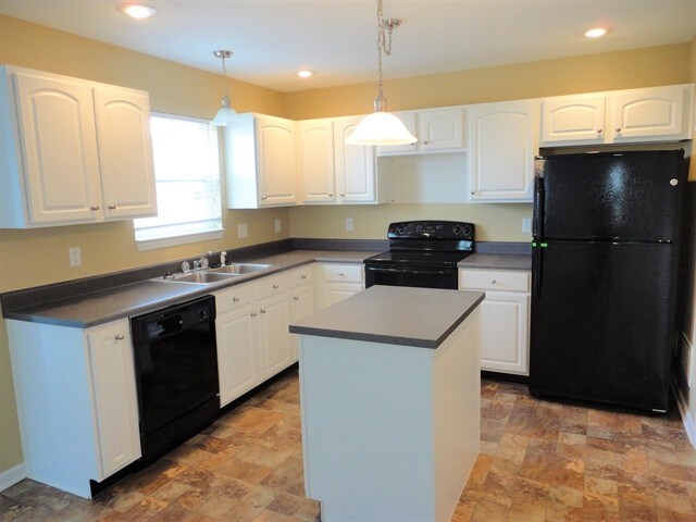 Building Photo - 1362 Blue Ridge Ln