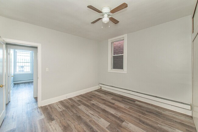 Building Photo - 712 22nd St