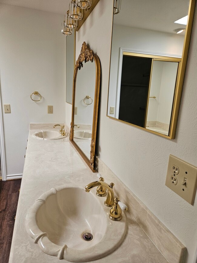 Building Photo - 3913 Davis Cir