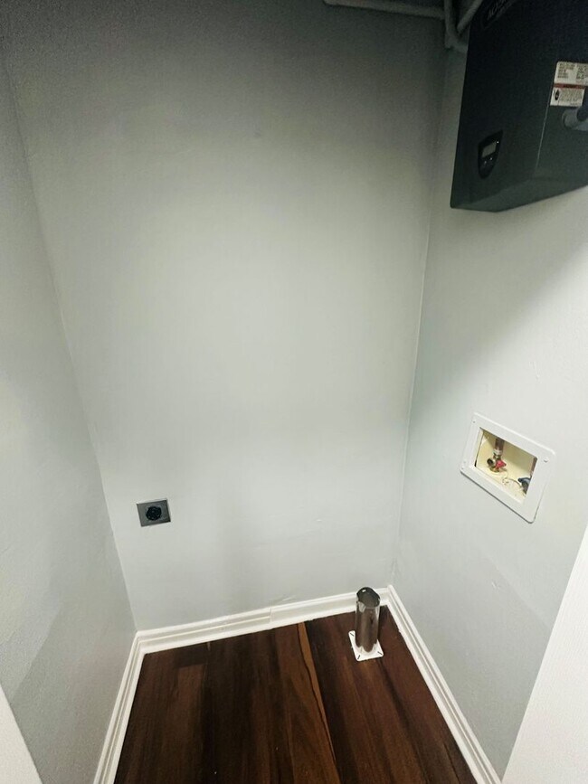 Building Photo - 3146 2nd St Cir