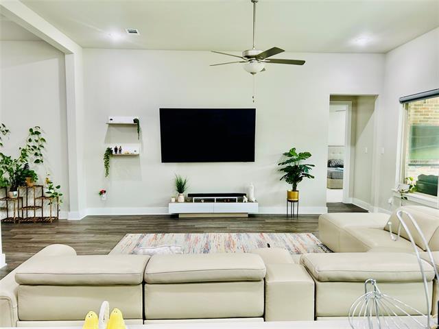 Building Photo - 1232 Xeresa Dr