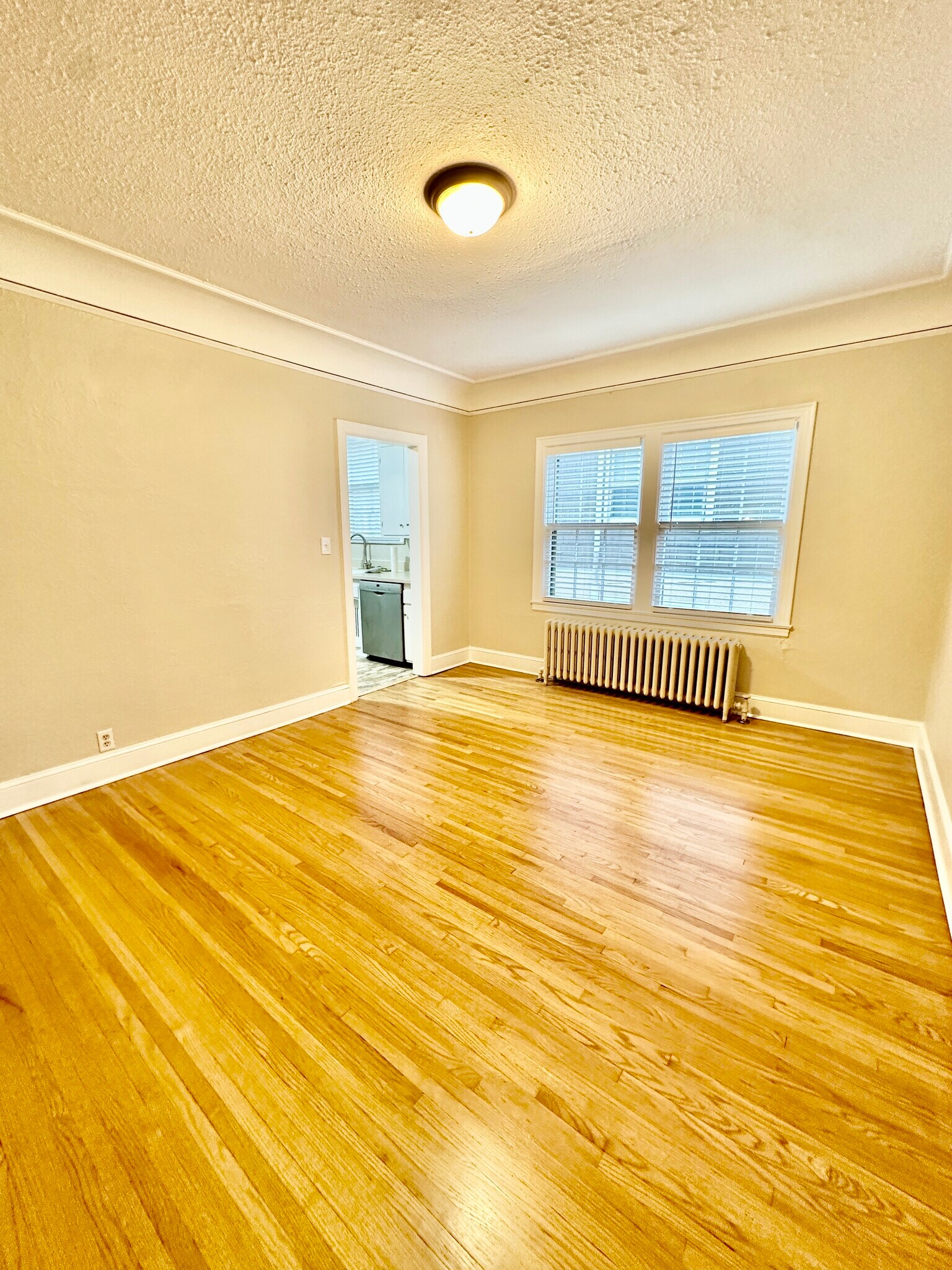 Building Photo - 3540 Irving Ave S