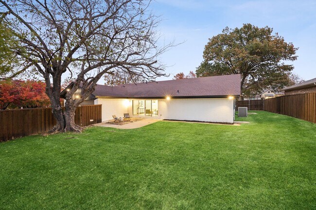 Building Photo - 3401 Valley View Ln