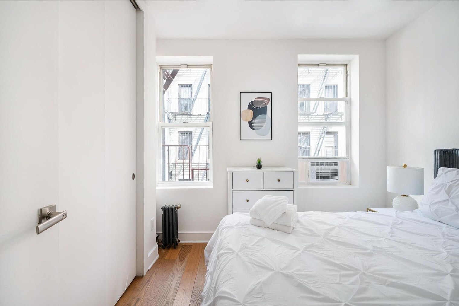 Building Photo - 45 E 33rd St