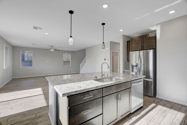 Building Photo - Gated community Located within the Valley Vista Master Plan. 4 Bed 3 Bath features and Open and i...