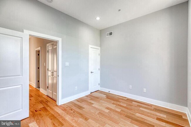 Building Photo - 2636 Latona St