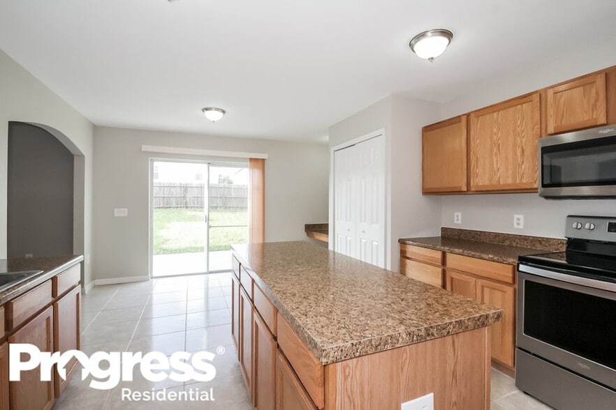 Building Photo - 11326 Ivy Flower Loop