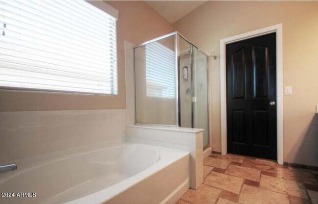 Building Photo - 3146 E Kingbird Pl