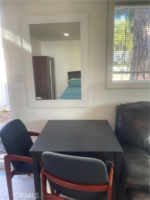 Building Photo - 620 N Janss Way