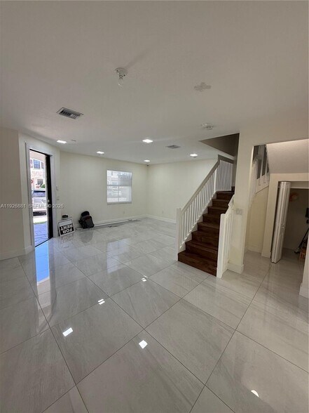 Building Photo - 11128 W 32nd Ln