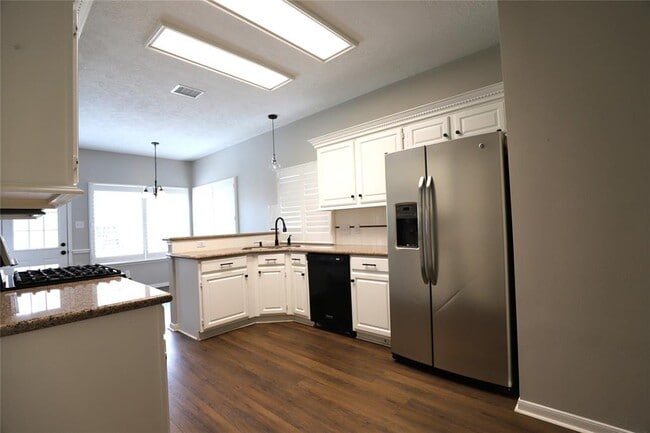 Building Photo - 21631 Live Oaks Spring Dr