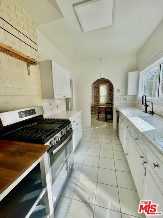 Building Photo - 459 S Holt Ave