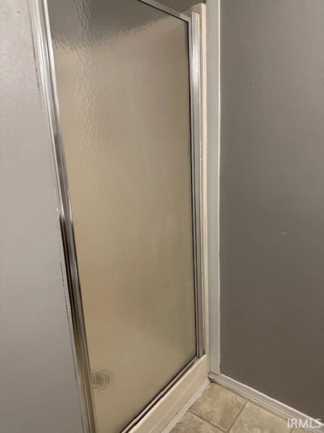 Building Photo - 1302 N Woodburn Ave