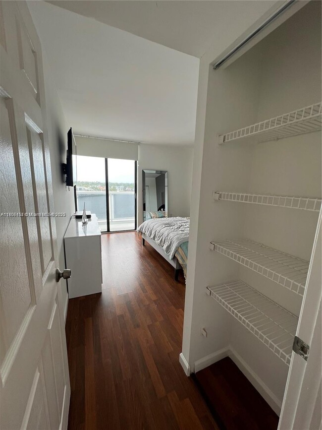 Building Photo - 20515 E Country Club Dr