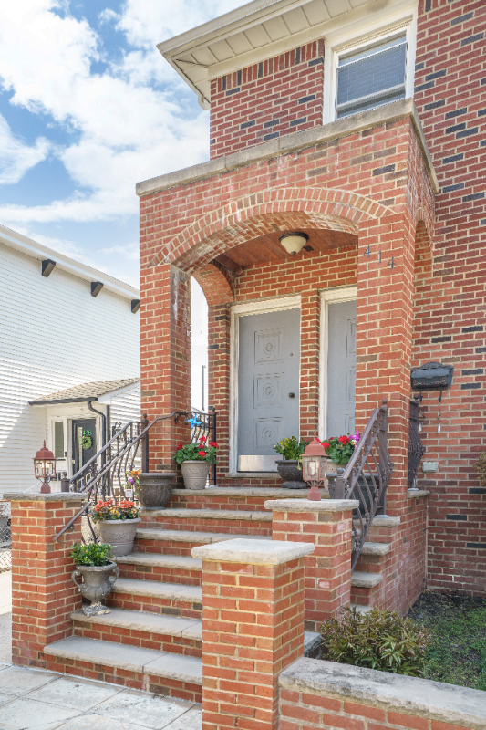 Building Photo - 414 Elm St