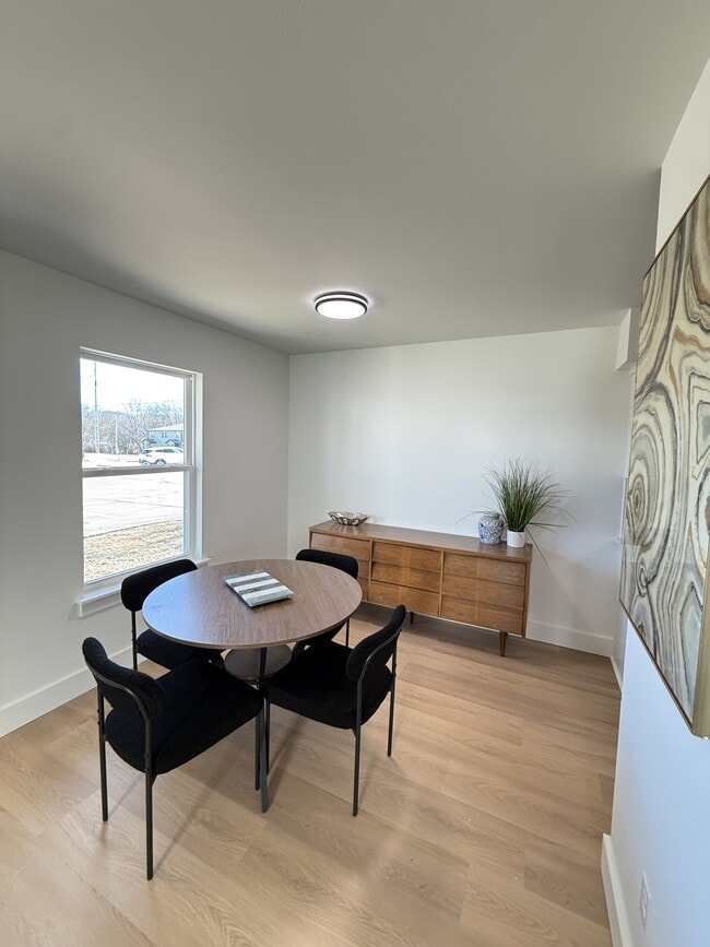 Building Photo - 1172 W Cato Springs Rd