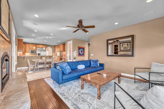 Building Photo - 1520 Taos Ln