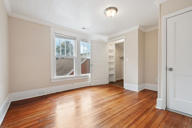 Building Photo - 2726 N Roxboro St