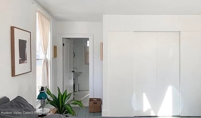 Building Photo - 967 Columbia St