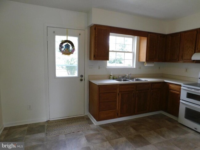 Building Photo - 1030 Bridle Ct