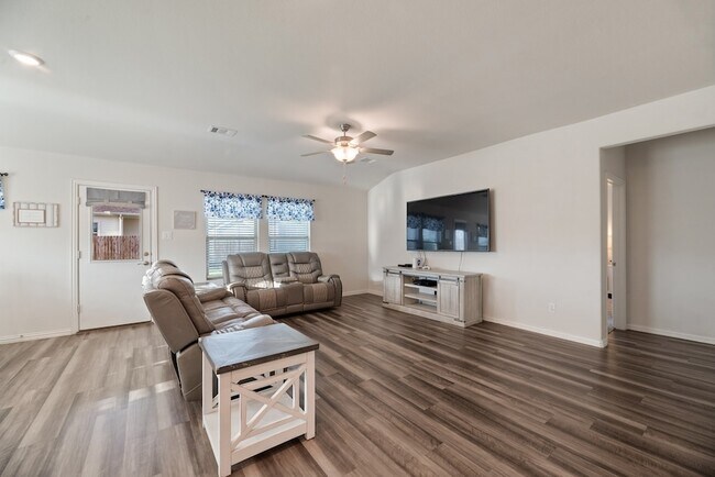 Building Photo - 2536 Peoria Dr