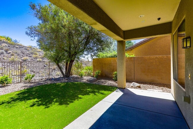 Building Photo - Anthem Country Club Beauty Single Story with Casita