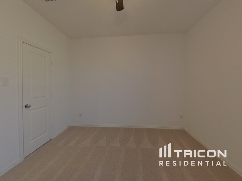 Building Photo - 509 Macdonald Wy