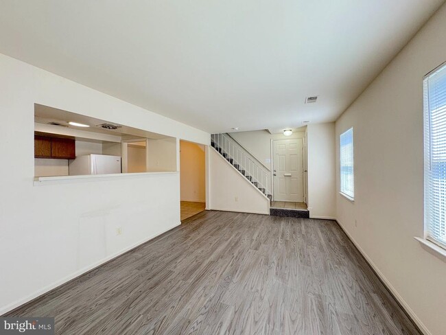 Building Photo - 8632 Walutes Cir