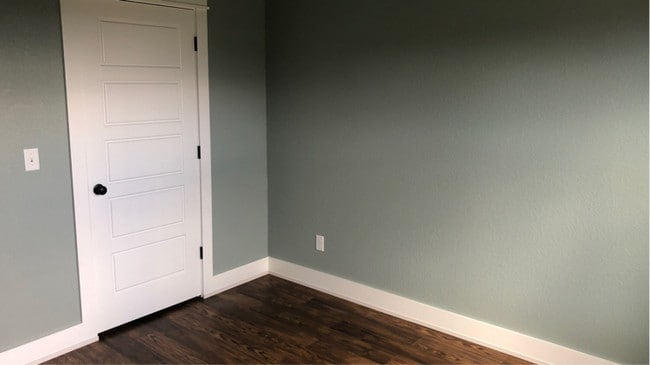 Building Photo - 750 Hawthorn Way