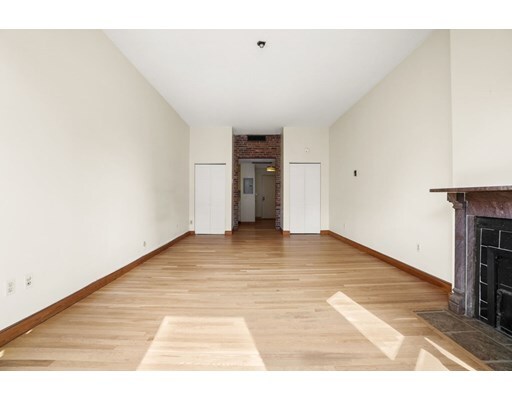 Building Photo - 160 Commonwealth Ave