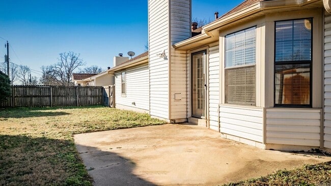 Building Photo - 12270 Maryland Pl