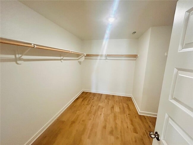 Building Photo - 4671 W Aurora St