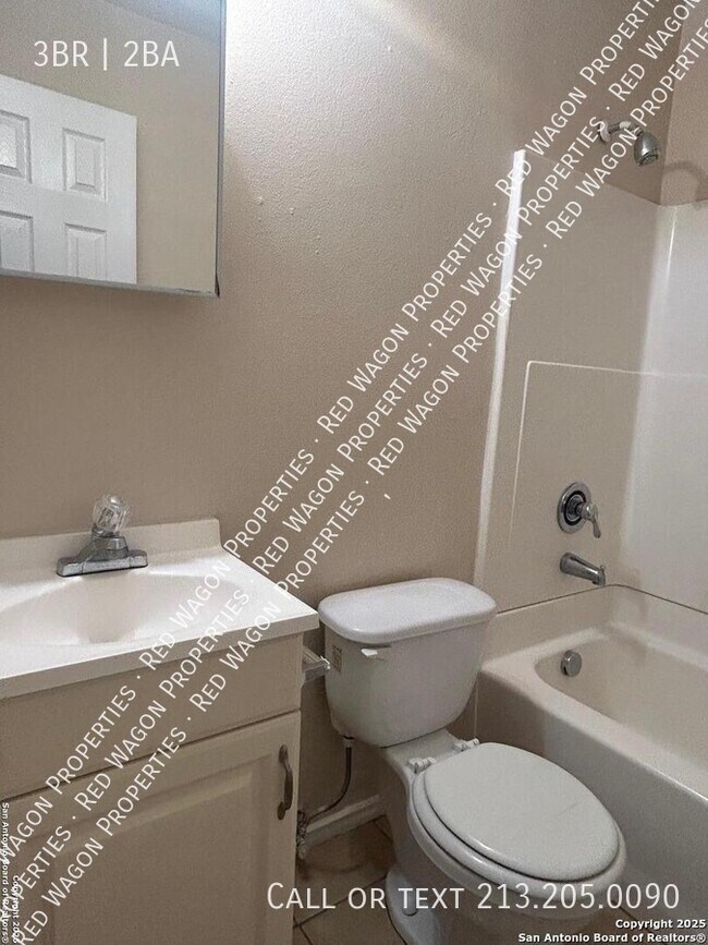 Building Photo - 7639 Windsor Oaks