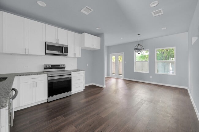 Building Photo - 18821 Luminescent Ln
