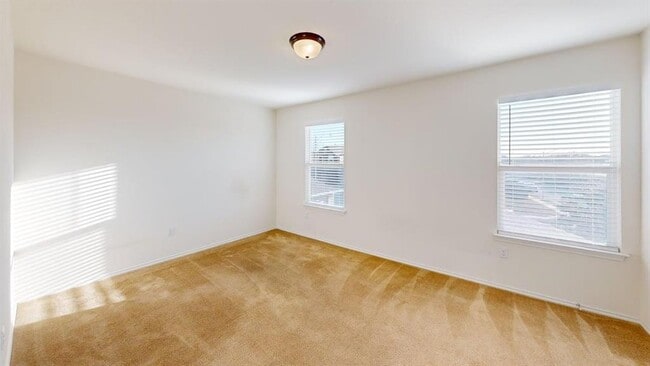 Building Photo - 906 Screech Owl Dr