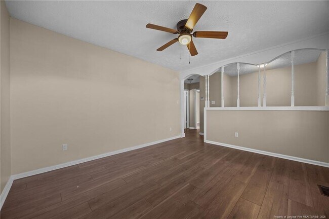 Building Photo - 735 Ashbrook Rd