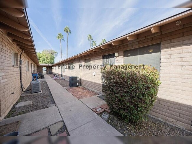 Building Photo - 3031 S Rural Rd