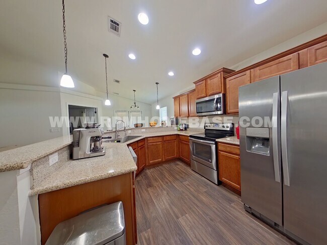 Building Photo - Coming Soon – Beautiful Rental Home in Cre...