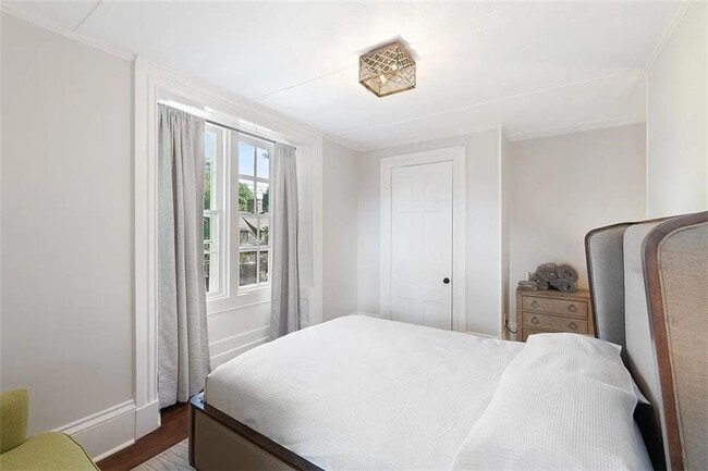 Building Photo - 77 Coggeshall Ave